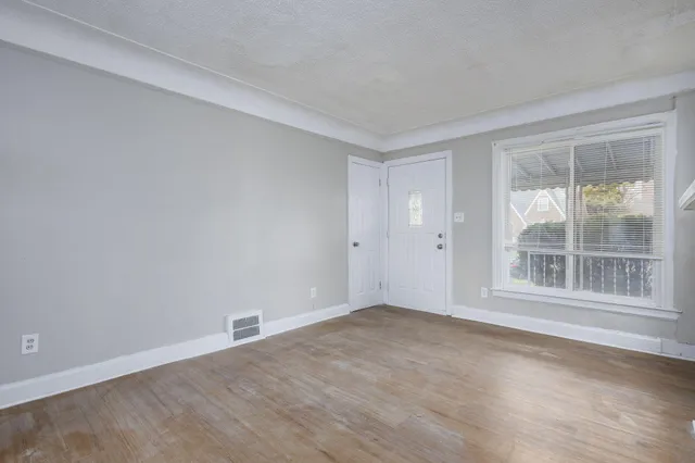 $1,300 | 11222 Wayburn Street, Detroit, MI 48224