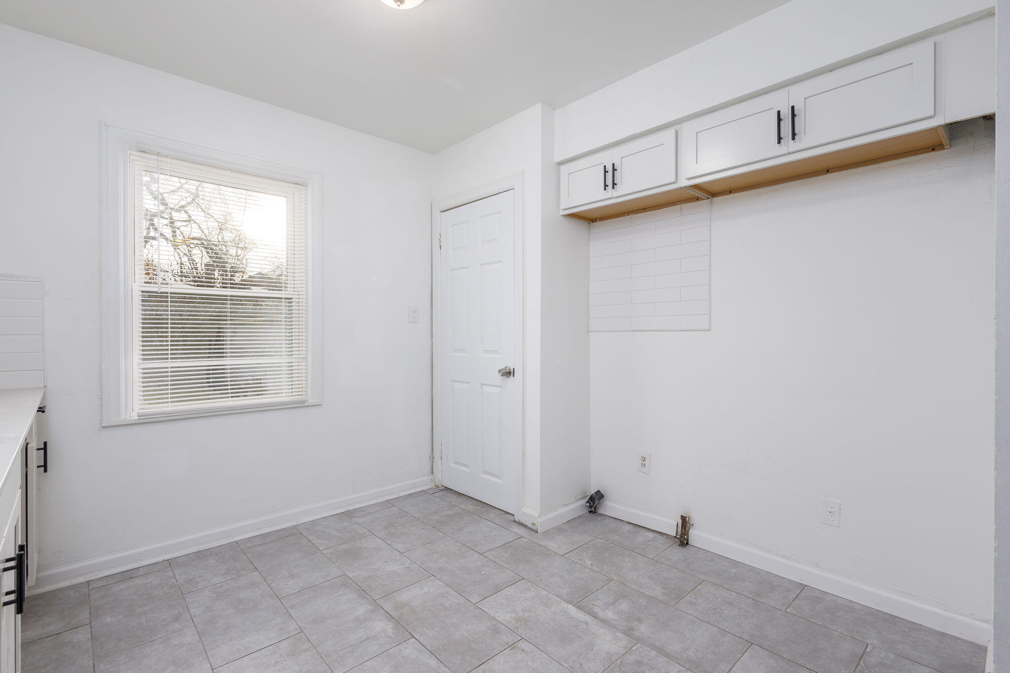 11222 Wayburn Street Detroit, MI 48224 - Photo 10 of 23 10-web-or-mls-Wayburn_11222 - Kitchen v2