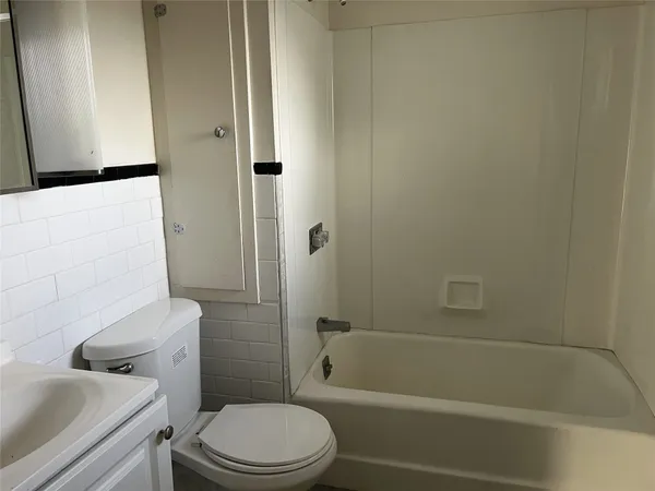 $1,100 | 124 Squires Avenue, Unit 2, Endicott, NY 13760