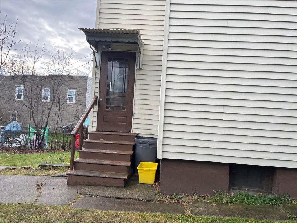 124 Squires Avenue, Unit 2 Endicott, NY 13760 - Photo 2 of 2