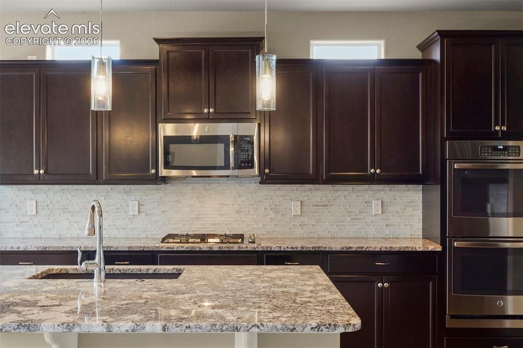 7215 Rim Bluff Lane Colorado Springs, CO 80927 - Photo 13 of 38