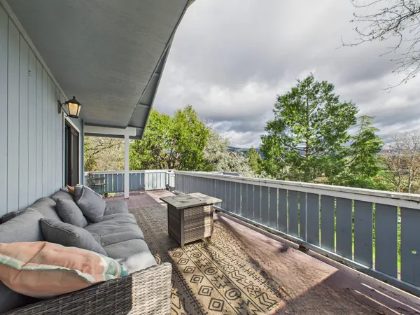 $899,000 | 43710 Hilltop Lane, Ahwahnee, CA 93601