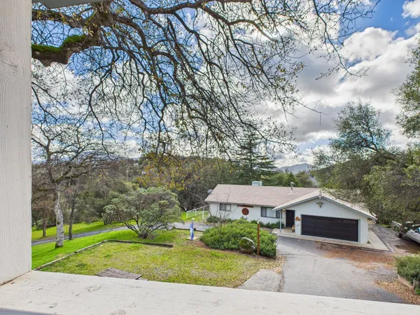 $899,000 | 43710 Hilltop Lane, Ahwahnee, CA 93601