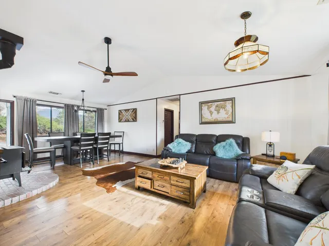 $899,000 | 43710 Hilltop Lane, Ahwahnee, CA 93601