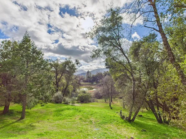 $899,000 | 43710 Hilltop Lane, Ahwahnee, CA 93601