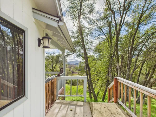 $899,000 | 43710 Hilltop Lane, Ahwahnee, CA 93601