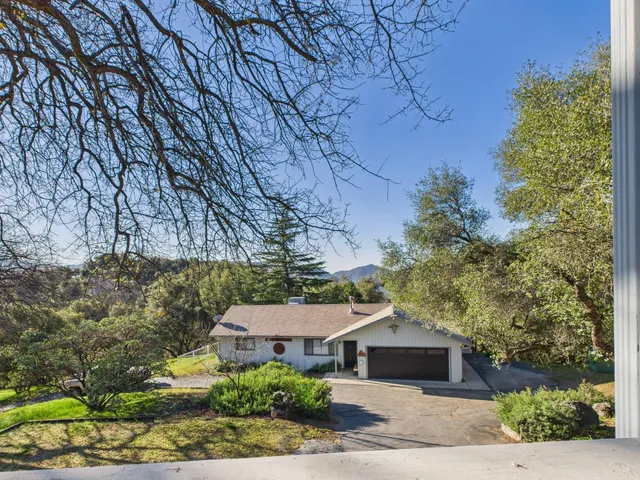 $899,000 | 43710 Hilltop Lane, Ahwahnee, CA 93601