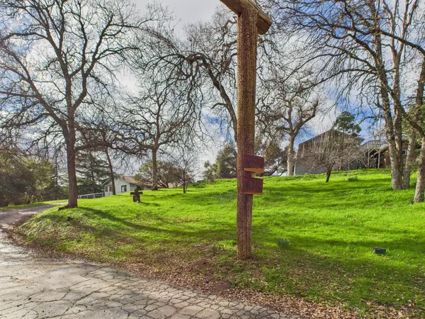 $899,000 | 43710 Hilltop Lane, Ahwahnee, CA 93601