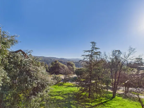 $899,000 | 43710 Hilltop Lane, Ahwahnee, CA 93601