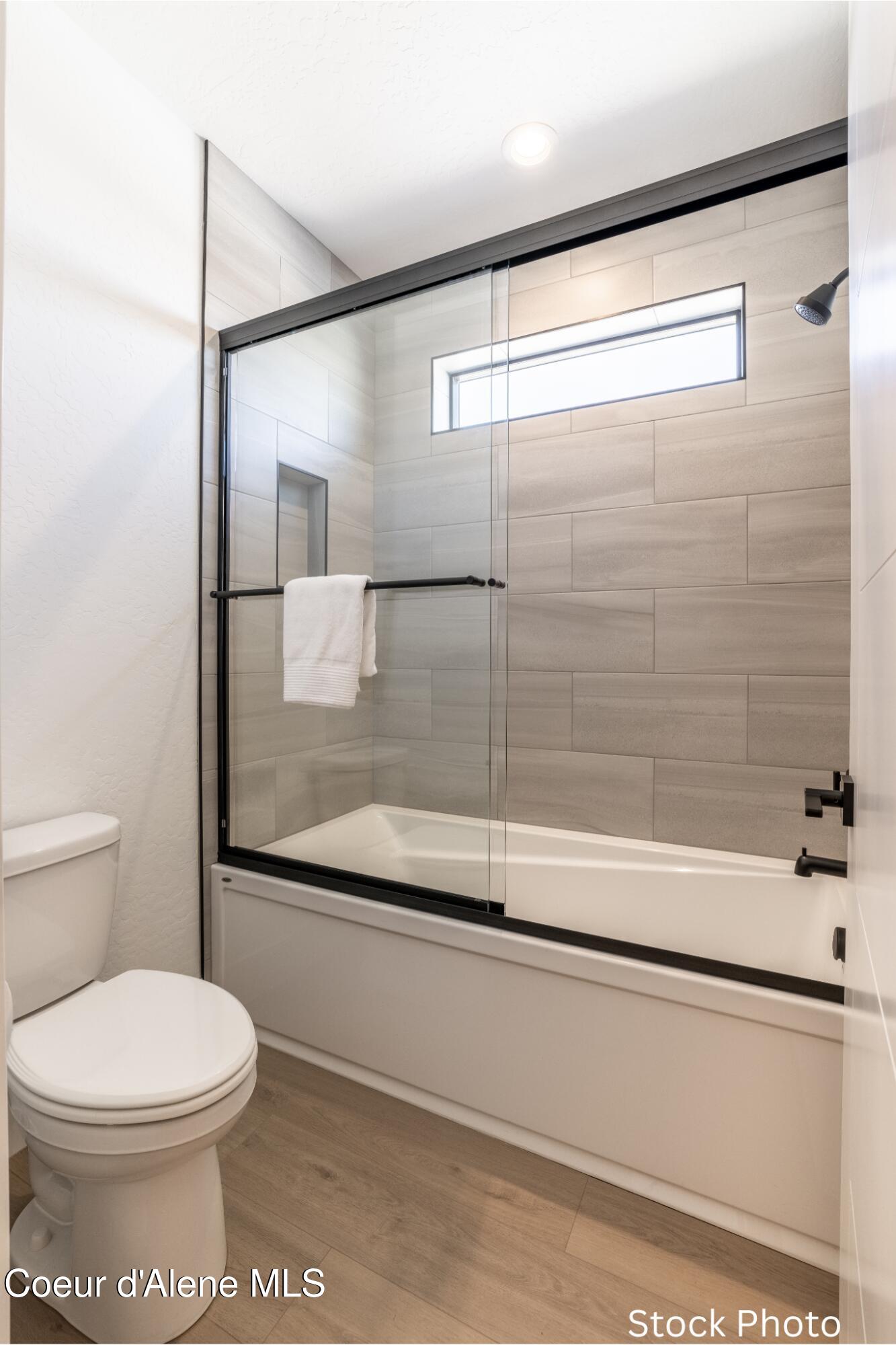 6458 West Constantine Lane Rathdrum, ID 83858 - Photo 13 of 19 Guest Bathtub