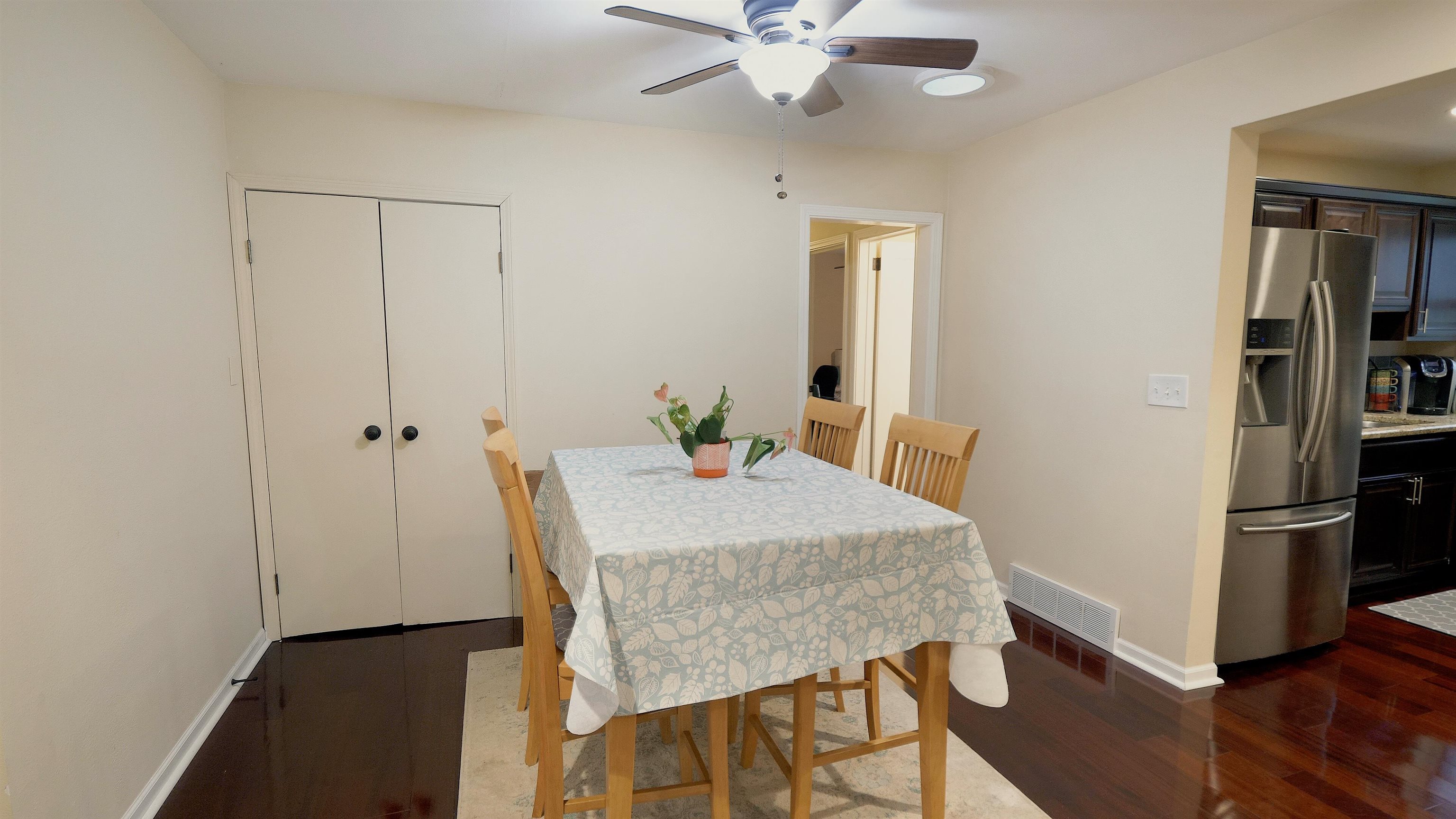 4626 Spring Creek Road Rockford, IL 61114 - Photo 9 of 31 a dining room with furniture and window