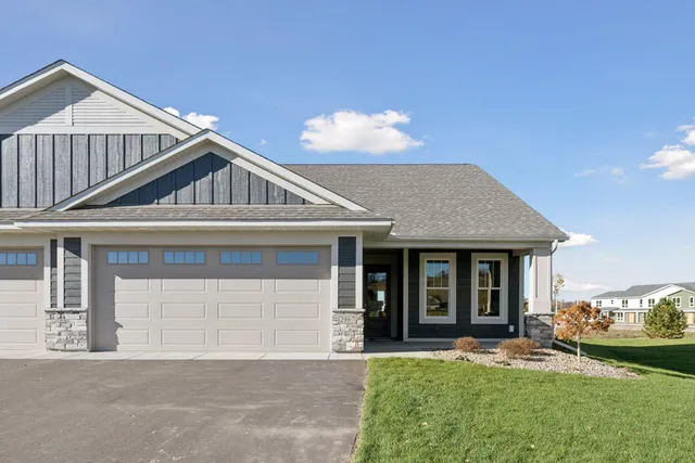 $571,150 | 1423 Kasilof Court, River Falls, WI 54022