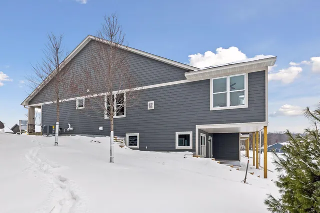 $571,150 | 1423 Kasilof Court, River Falls, WI 54022