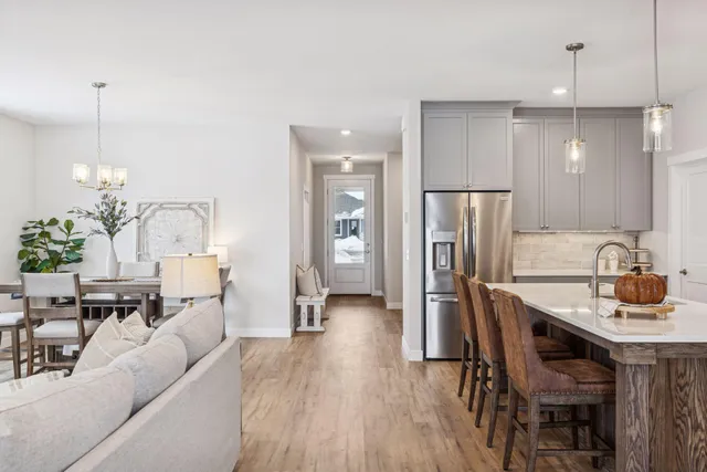 $571,150 | 1423 Kasilof Court, River Falls, WI 54022