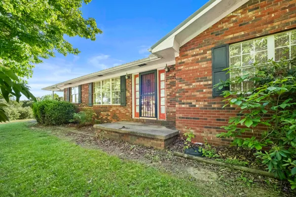 $139,000 | 806 Falls Lane, Grayson, KY 41143