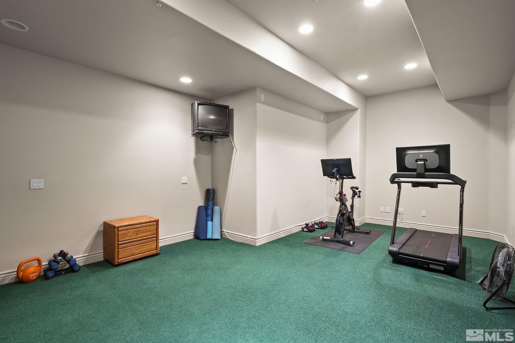 4660 West Pinewild Road Reno, NV 89511 - Photo 24 of 40 a view of a room with gym equipment