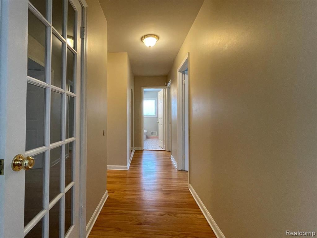 36234 Congress Road Farmington, MI 48335 - Photo 6 of 29