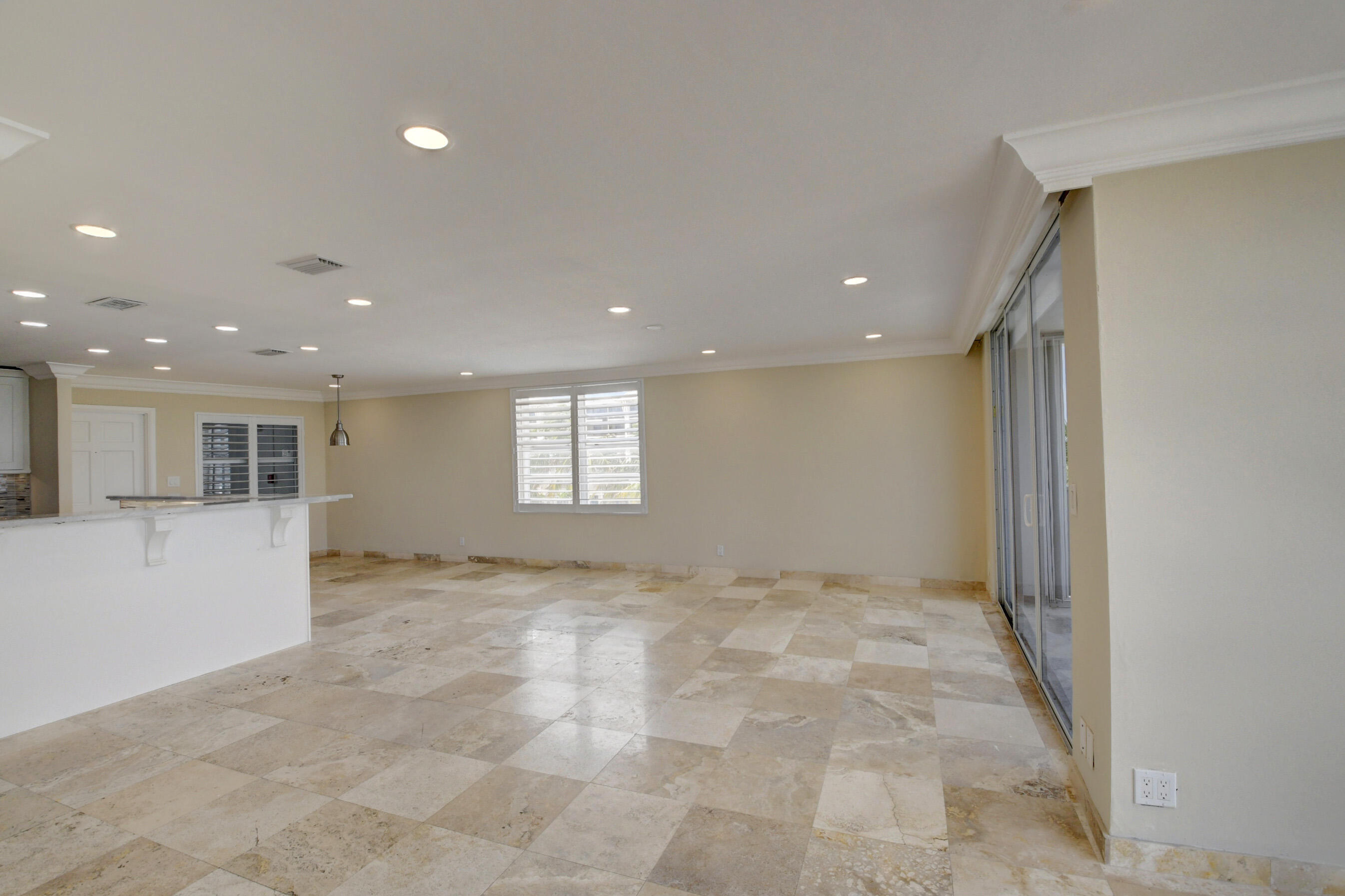 36 South Ocean Boulevard, Unit B3 Delray Beach, FL 33483 - Photo 26 of 47 a view of an empty room