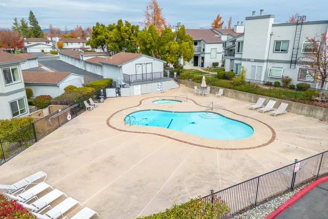 $199,900 | 466 Ridgecrest Trail, Unit 136, Redding, CA 96003