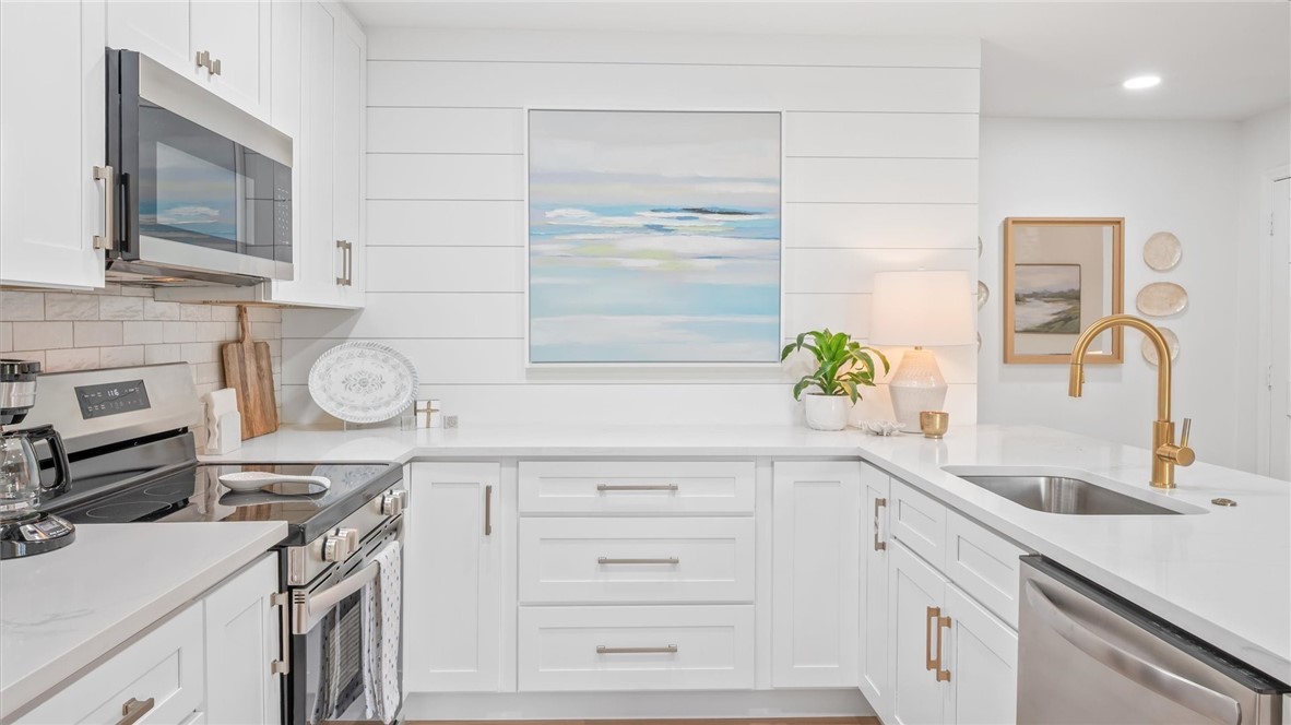 512 Harbour Oaks Drive St. Simons Island, GA 31522 - Photo 6 of 42