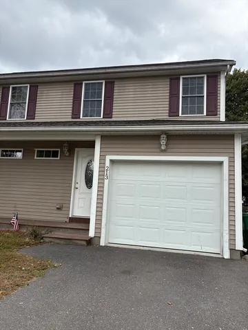 $2,200 | 213 Skeele Street, Unit RIGHT, Chicopee, MA 01013