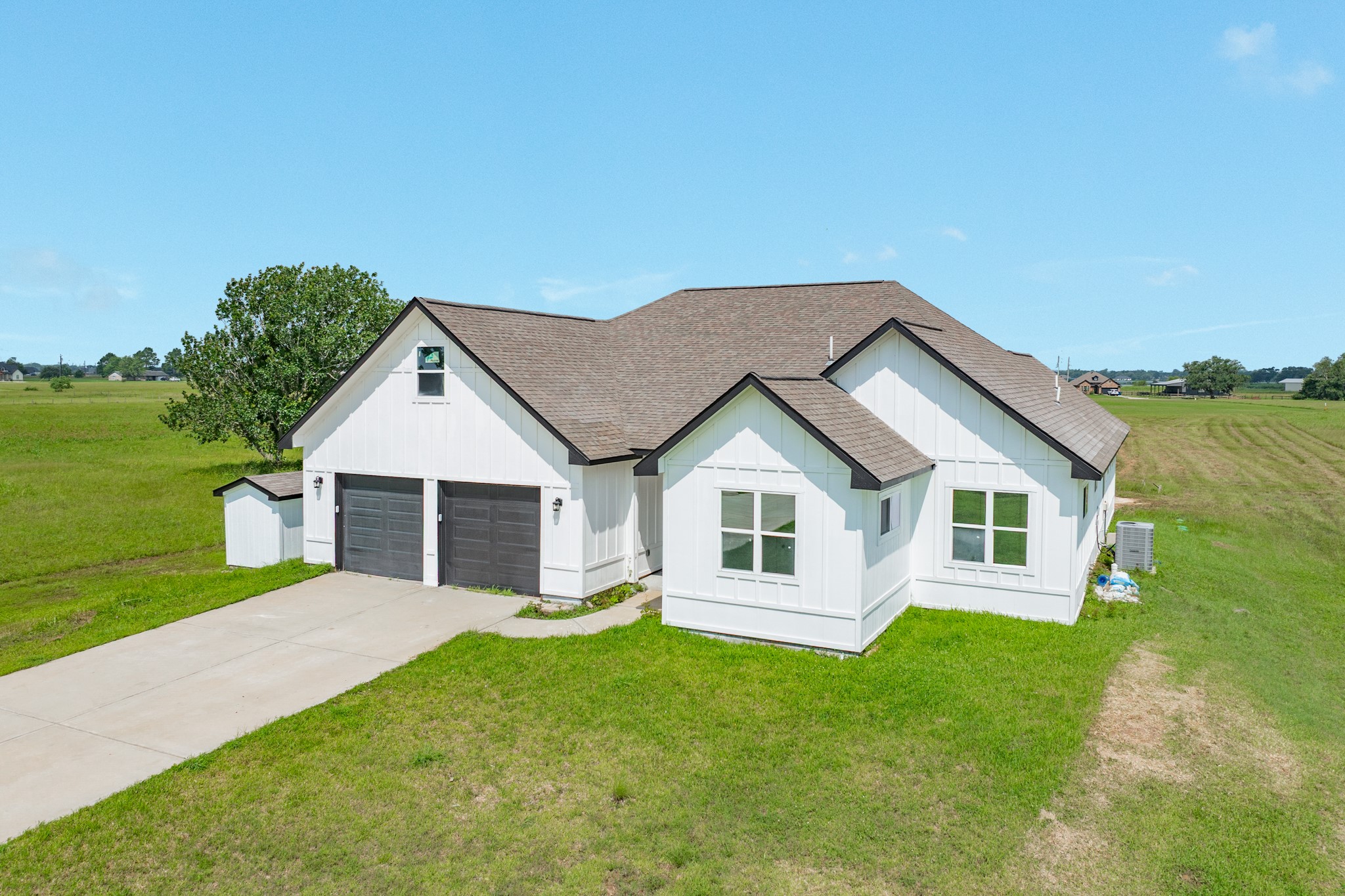 302 Colt Trail Angleton, TX 77515 - Photo 3 of 38