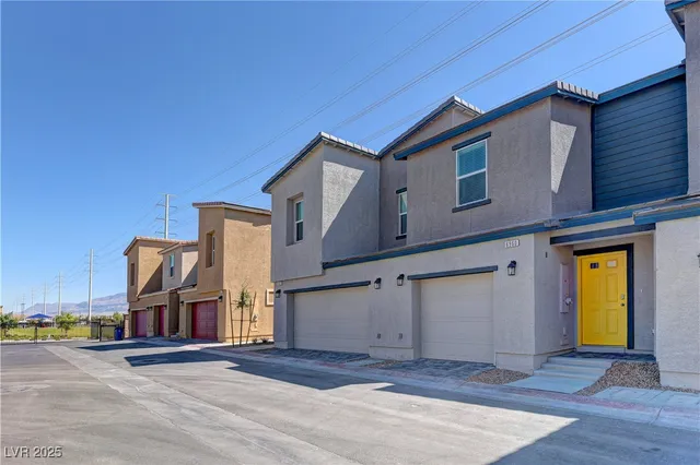 $1,965 | 6960 Stafford Hill Street, Las Vegas, NV 89166