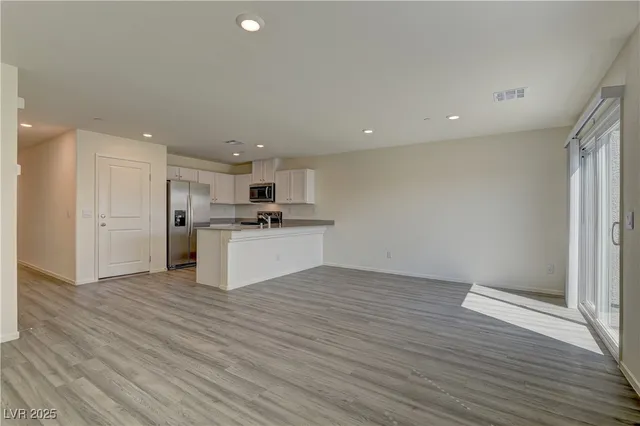 $1,965 | 6960 Stafford Hill Street, Las Vegas, NV 89166