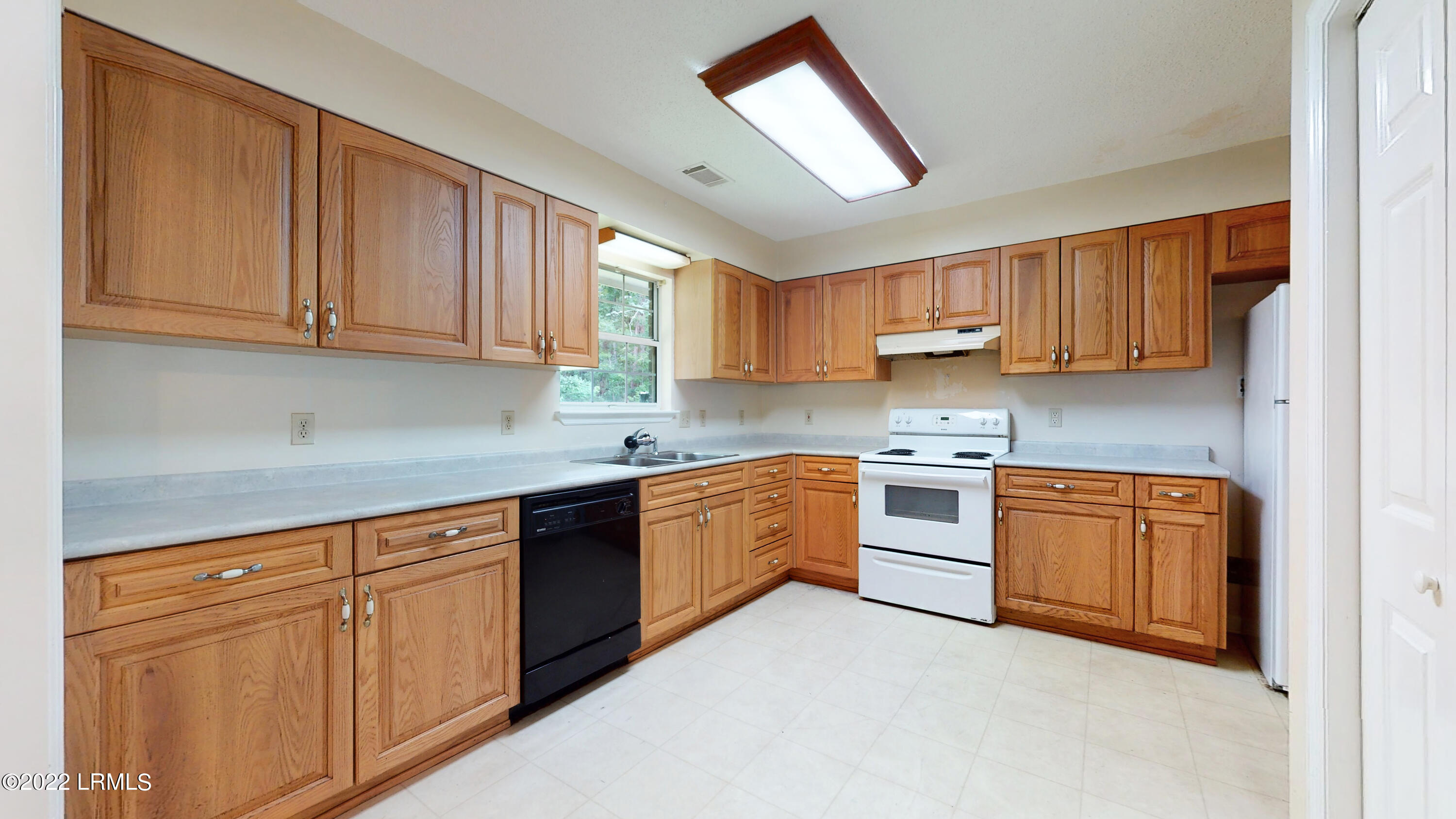 22 Burlington Land Road Beaufort, SC 29906 - Photo 14 of 25 22-Burlington-Land-Rd-7