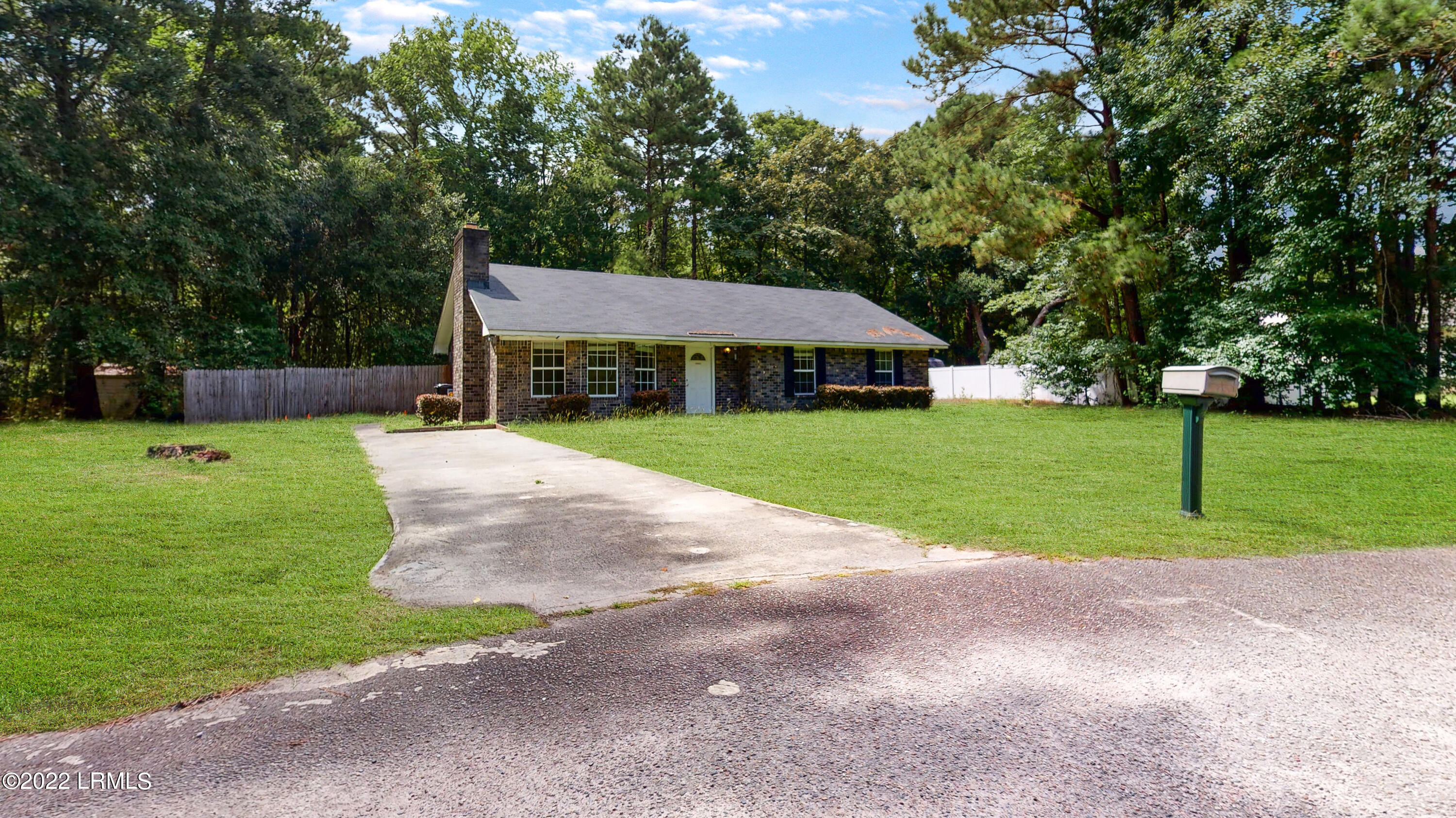 22 Burlington Land Road Beaufort, SC 29906 - Photo 3 of 25 22-Burlington-Land-Rd-21