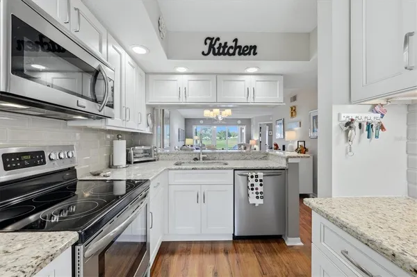 $270,000 | 433 Cerromar Lane, Unit 334, Venice, FL 34293