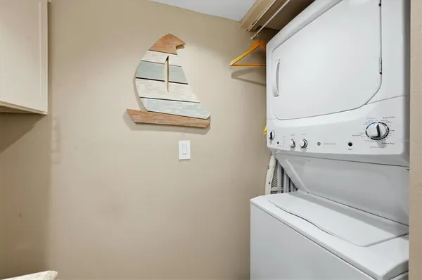 $270,000 | 433 Cerromar Lane, Unit 334, Venice, FL 34293