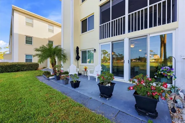 $270,000 | 433 Cerromar Lane, Unit 334, Venice, FL 34293