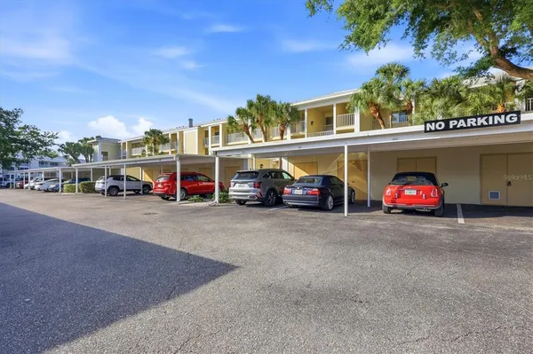 $270,000 | 433 Cerromar Lane, Unit 334, Venice, FL 34293