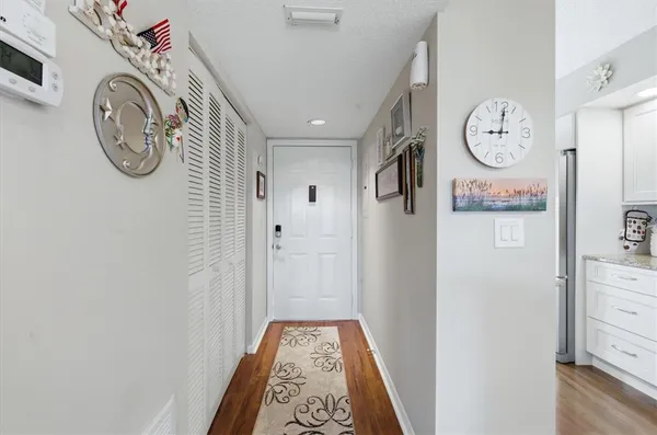 $270,000 | 433 Cerromar Lane, Unit 334, Venice, FL 34293