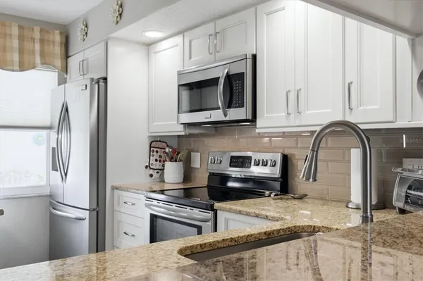 $270,000 | 433 Cerromar Lane, Unit 334, Venice, FL 34293