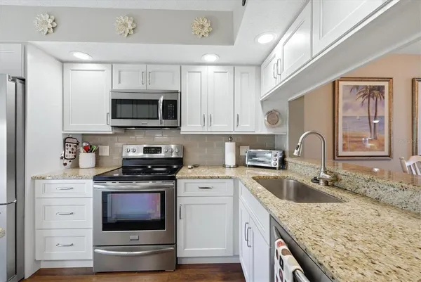 $270,000 | 433 Cerromar Lane, Unit 334, Venice, FL 34293