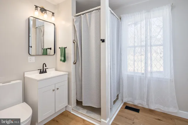 $650,000 | 13722 Barberry Way, Sykesville, MD 21784