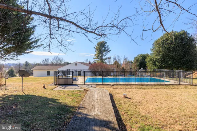 $650,000 | 13722 Barberry Way, Sykesville, MD 21784