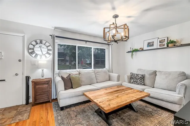 $169,900 | 9070 Villaridge Court, St. Louis, MO 63123