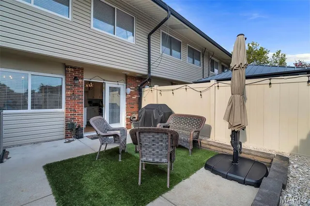 $169,900 | 9070 Villaridge Court, St. Louis, MO 63123