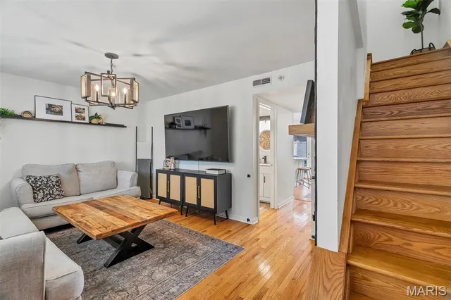 $169,900 | 9070 Villaridge Court, St. Louis, MO 63123