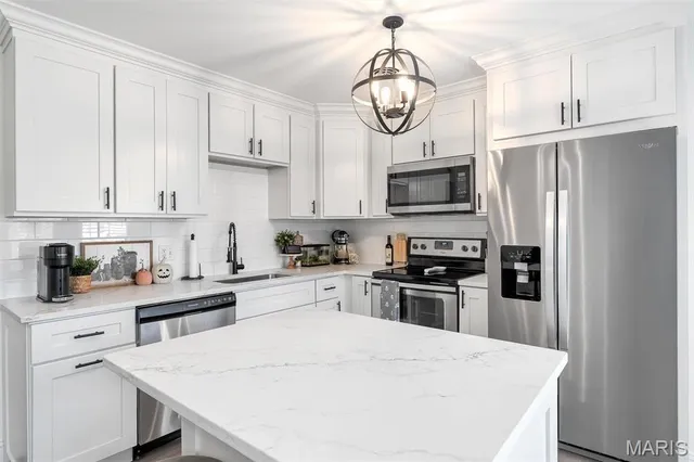 $169,900 | 9070 Villaridge Court, St. Louis, MO 63123