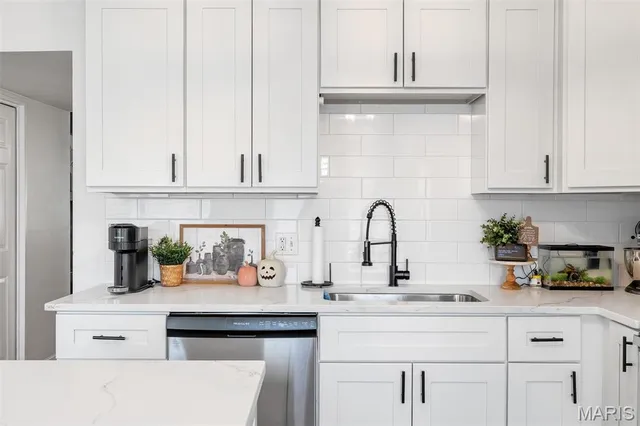 $169,900 | 9070 Villaridge Court, St. Louis, MO 63123