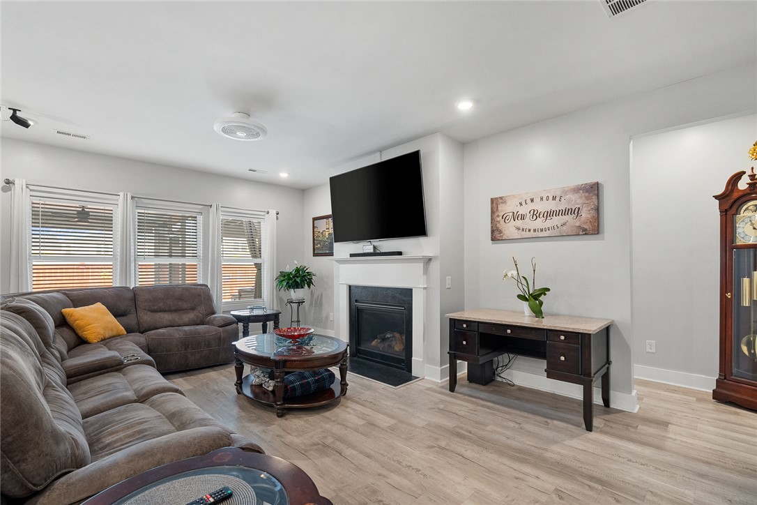 320 Fox Hollow Lane Pelzer, SC 29669 - Photo 9 of 50