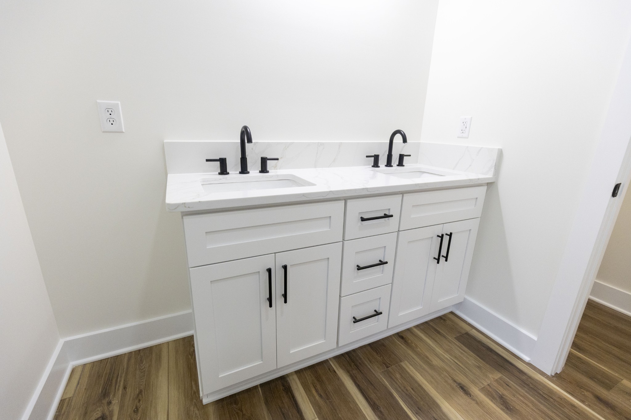 371 West Meadow Creek Road Monterey, TN 38574 - Photo 23 of 32 a bathroom with a sink and a mirror