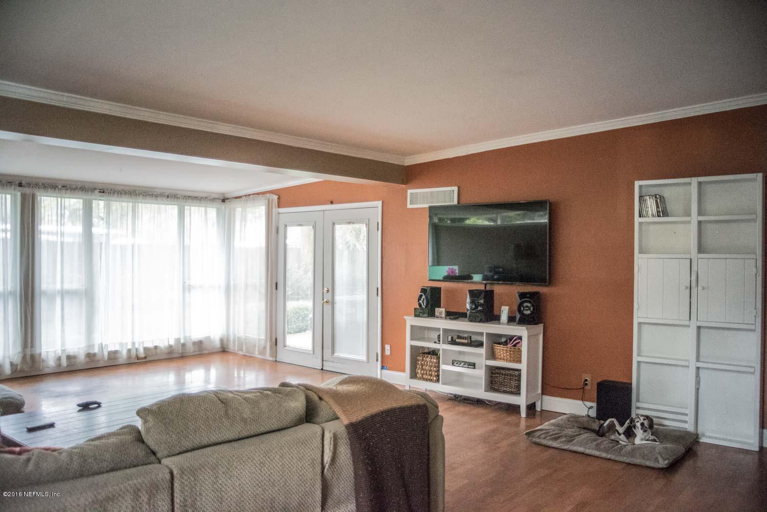 918 Carlotta Road East Jacksonville, FL 32211 - Photo 3 of 19 livingroom