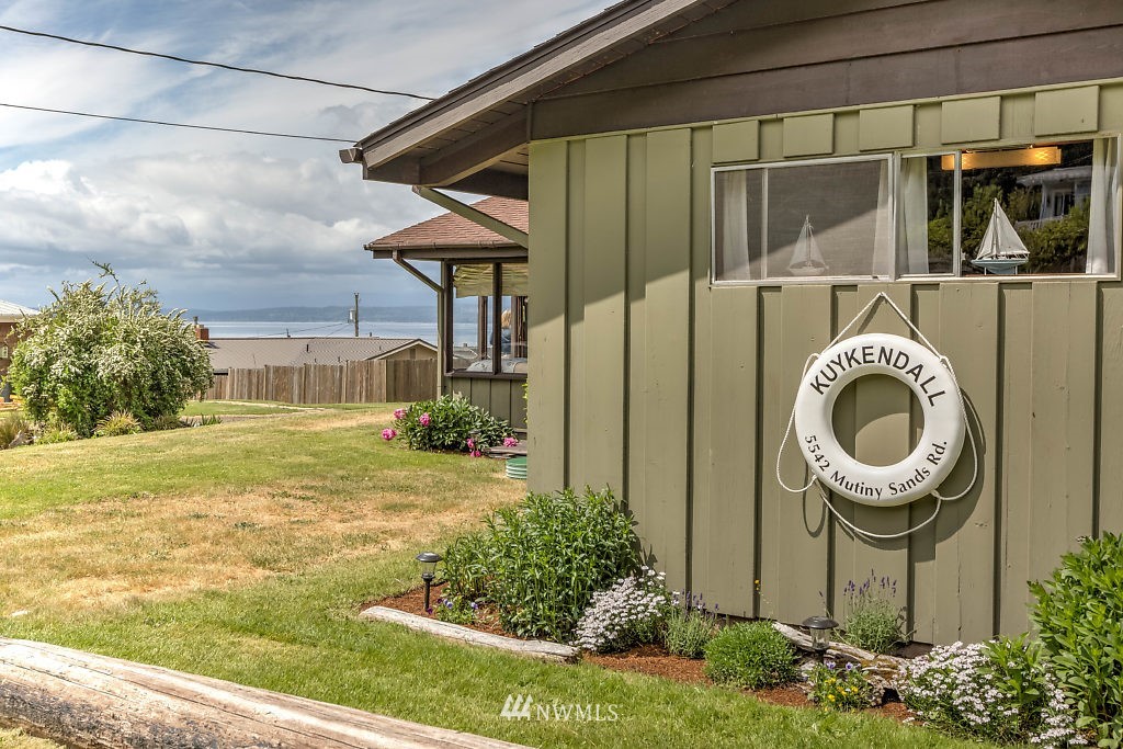 5542 Mutiny Sands Road Freeland, WA 98249 - Photo 5 of 25 Gallery Image 5