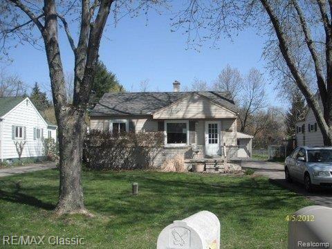 5068 Drayton Road Clarkston, MI 48346 - Photo 1 of 6 Drayton Rd 5068 04-05-12 JD (2).