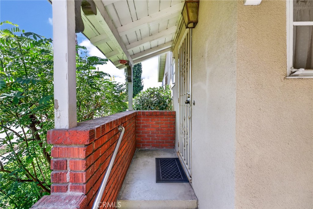 977 North Riverside Avenue Rialto, CA 92376 - Photo 23 of 39 Back entrance